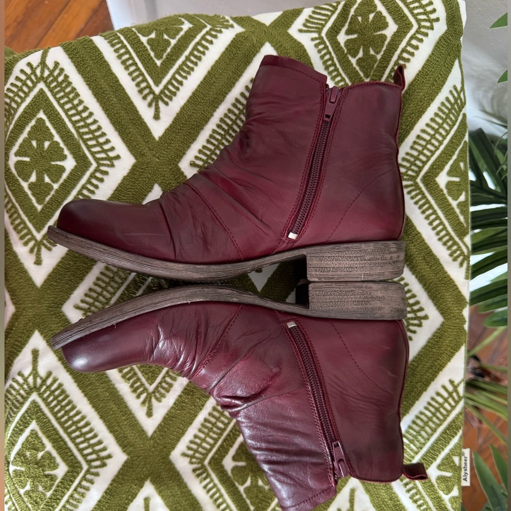 Miz Mooz  “Legacy” Burgundy Leather Ankle Boots with Buckles Size 8 - Picture 8 of 9